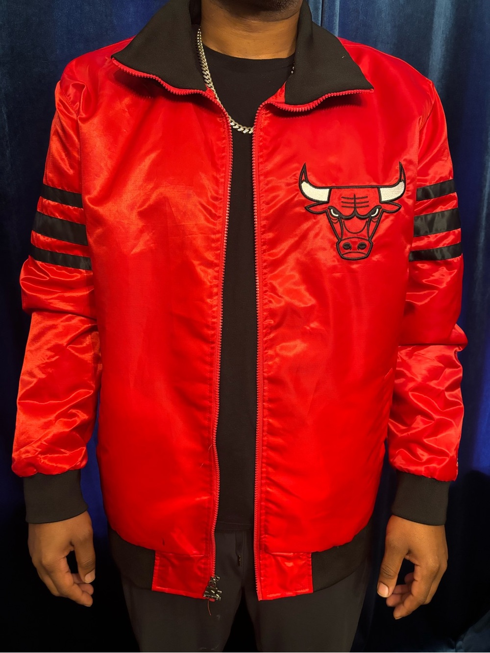 Chicago Bulls XXL STARTER Red Satin Jacket with Black Trim